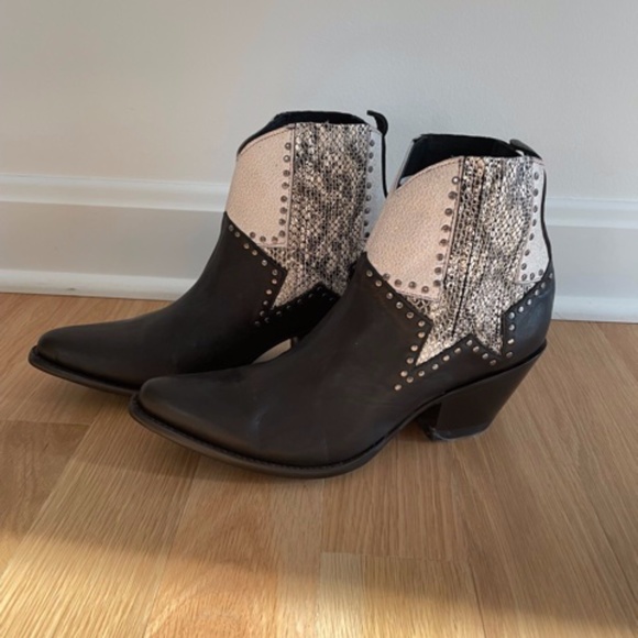 Old Gringo Shoes - BRAND NEW!!! Old Gringo, Size 9